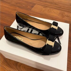 NEW Salvatore Ferragamo Black Varina Ballet Flats